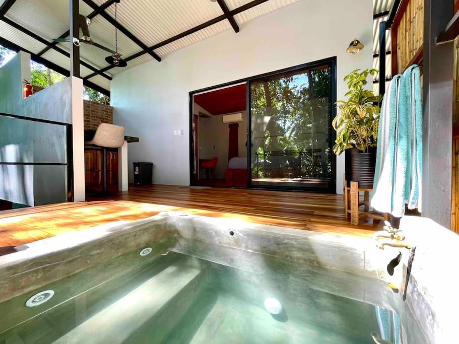 Industrial Studio With Private Jacuzzi Uvita Buitenkant foto