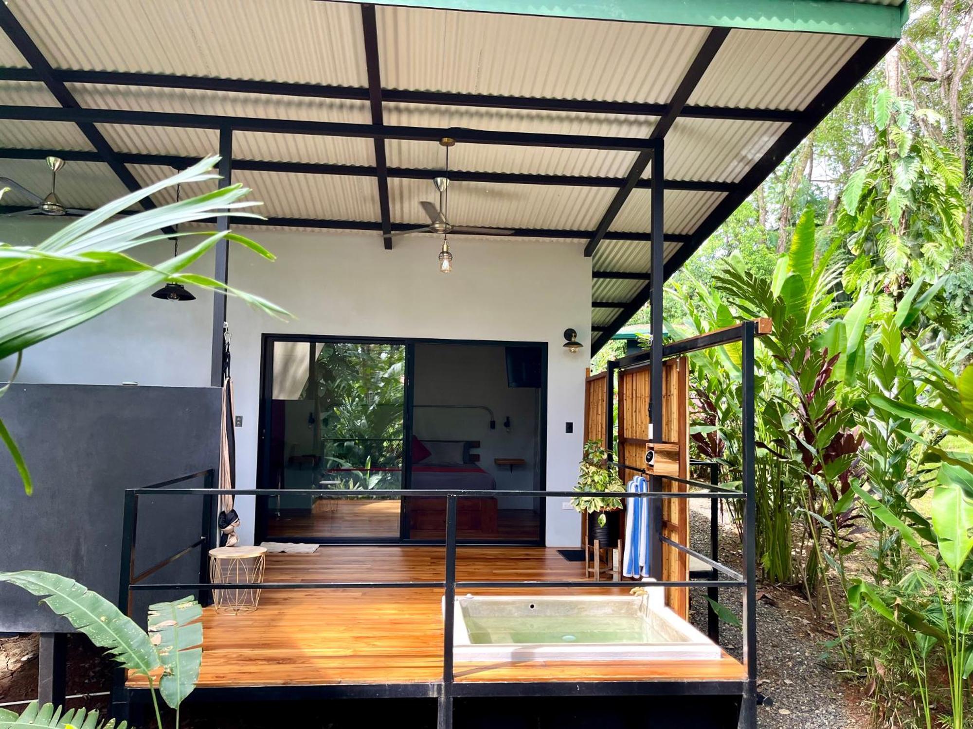 Industrial Studio With Private Jacuzzi Uvita Buitenkant foto